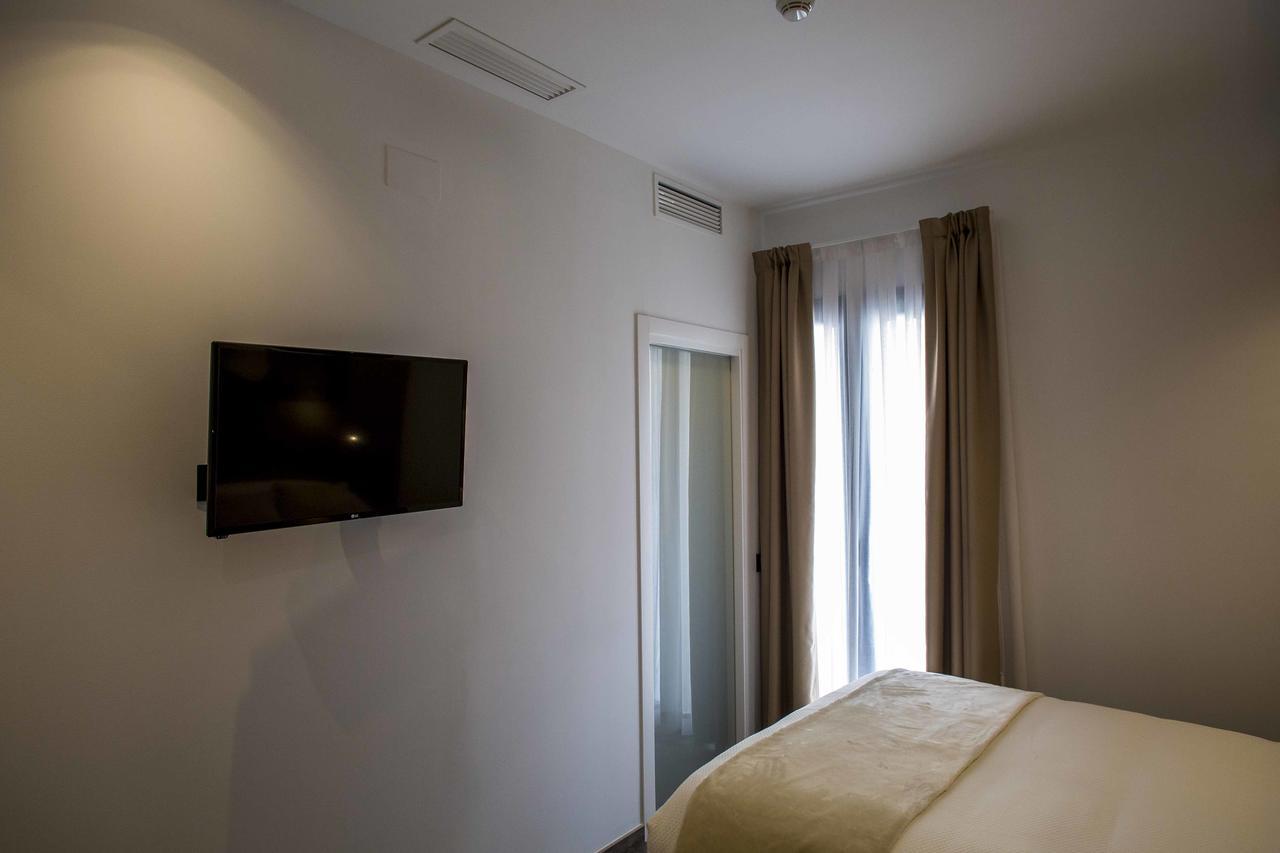 Hostal Sevilla Santa Justa - Adults Only Exterior photo