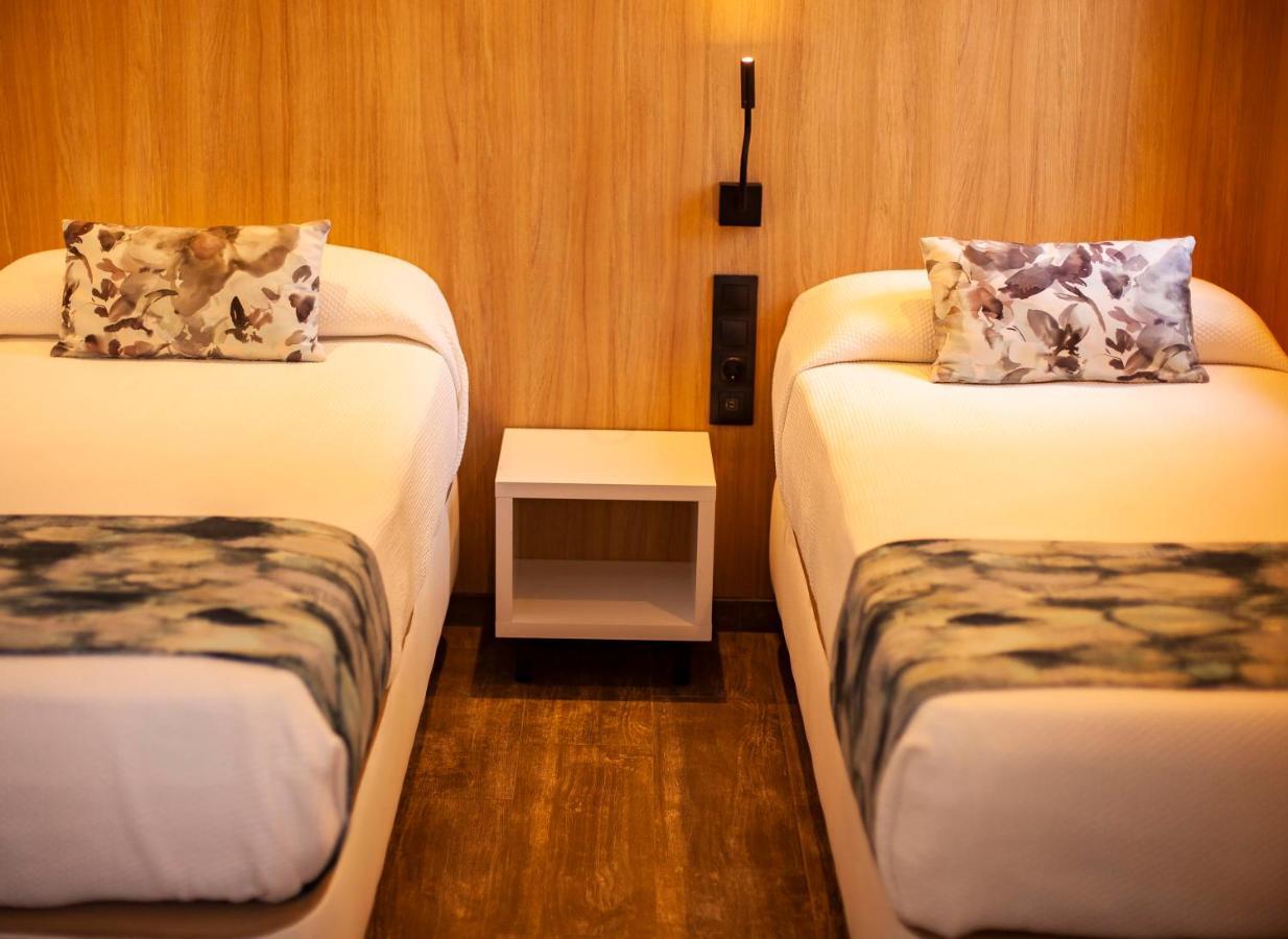 Hostal Sevilla Santa Justa - Adults Only Exterior photo